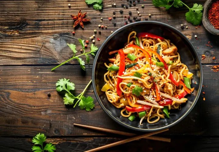 Mien makaron: Szybki przepis na aromatyczny makaron z Azji